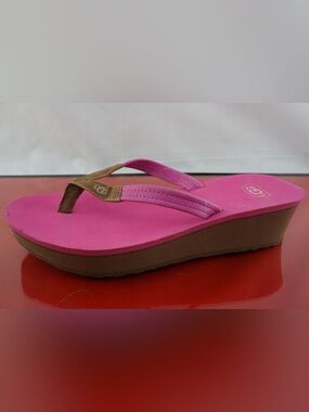 UGG Hot Pink Wedge Platform Flip Flop Sandals Tan Leather Accent Womens Size 8⁠